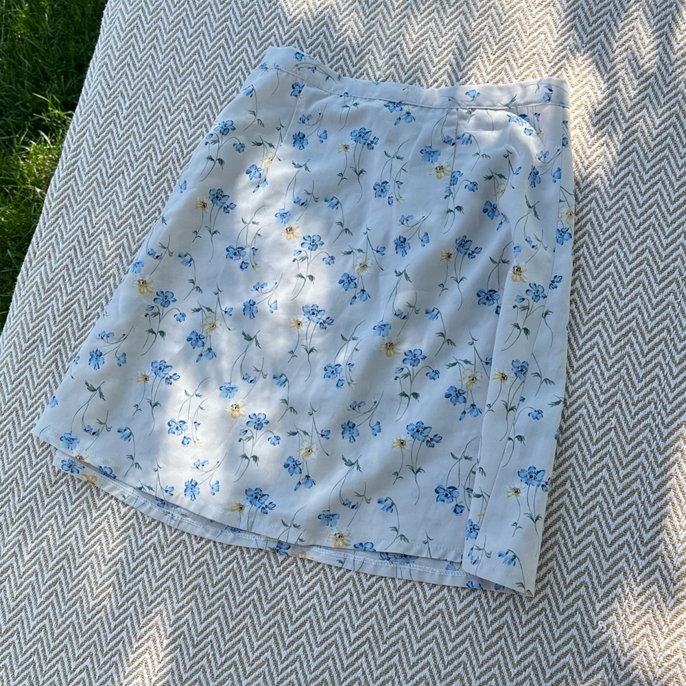 Elegant Floral A-Line Skirt in Blue and White